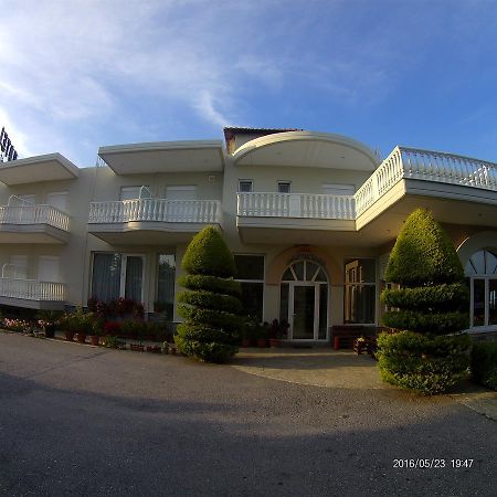 Hotel Akrogiali Korinós Esterno foto