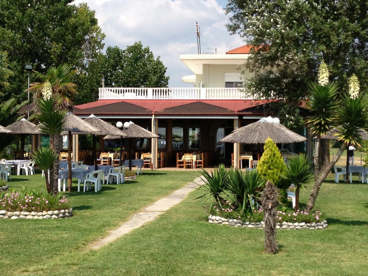 Hotel Akrogiali Korinós Esterno foto