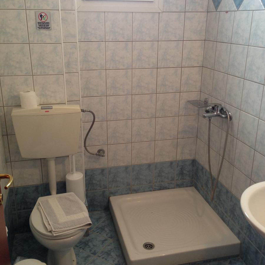 Hotel Akrogiali Korinós Esterno foto