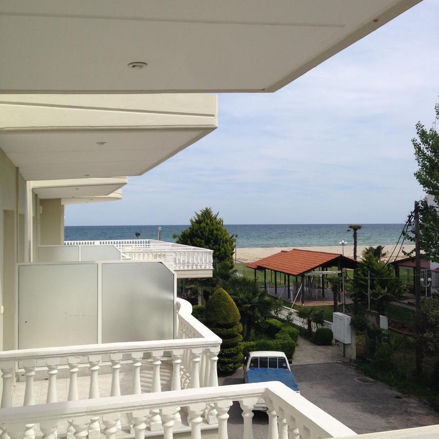 Hotel Akrogiali Korinós Esterno foto