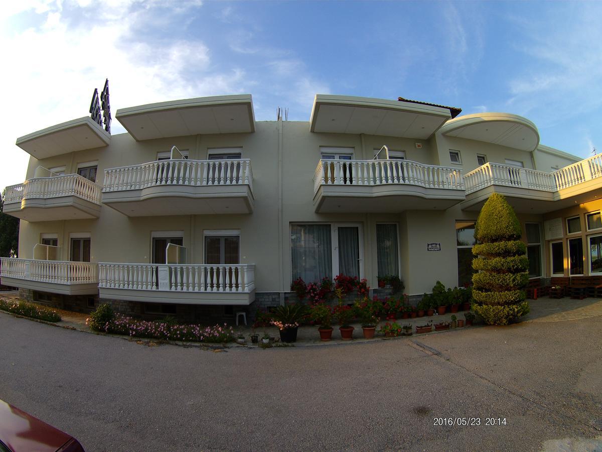 Hotel Akrogiali Korinós Esterno foto