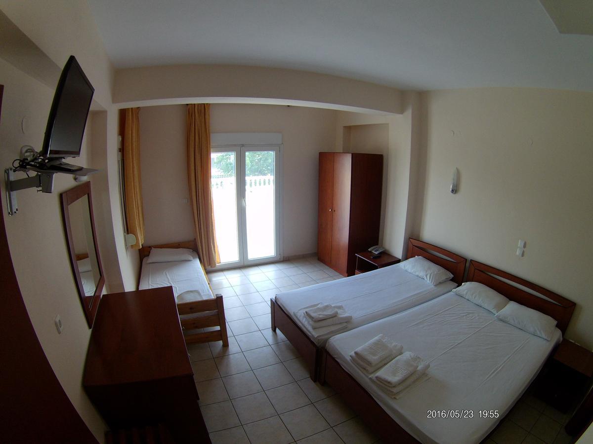 Hotel Akrogiali Korinós Esterno foto