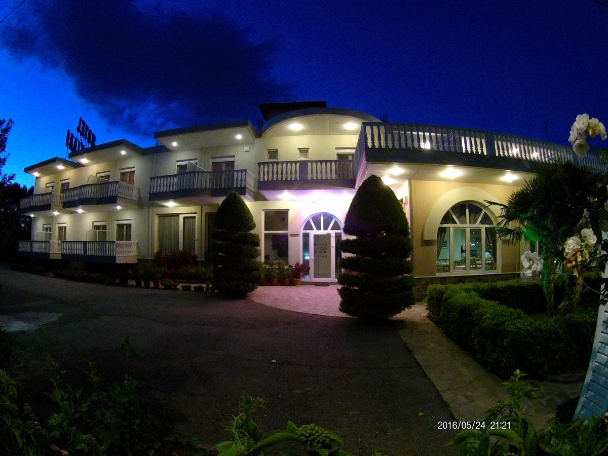 Hotel Akrogiali Korinós Esterno foto