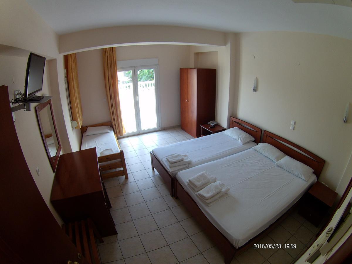 Hotel Akrogiali Korinós Esterno foto