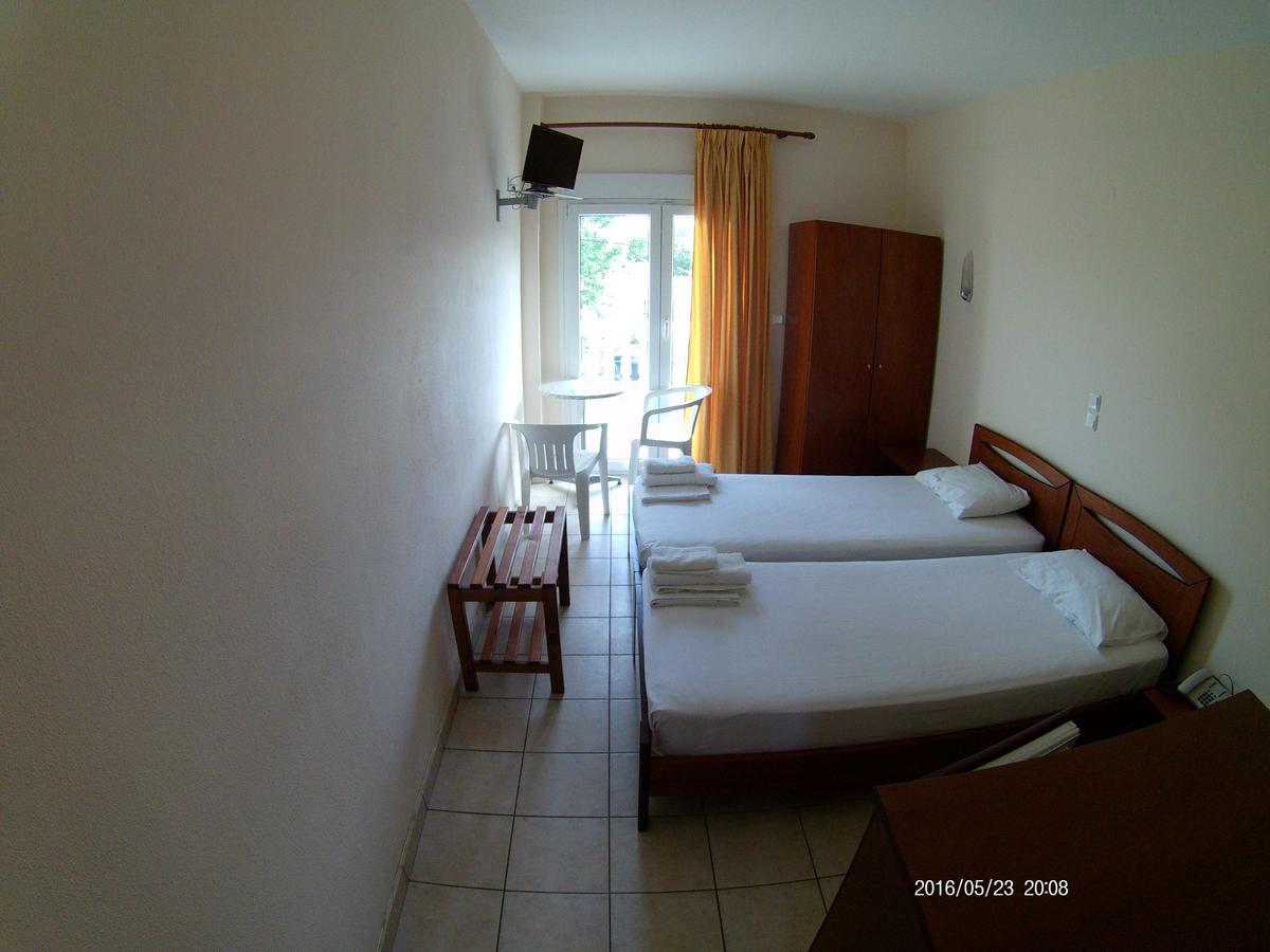 Hotel Akrogiali Korinós Esterno foto