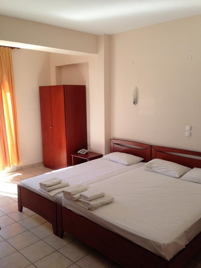 Hotel Akrogiali Korinós Esterno foto
