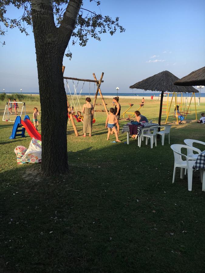 Hotel Akrogiali Korinós Esterno foto