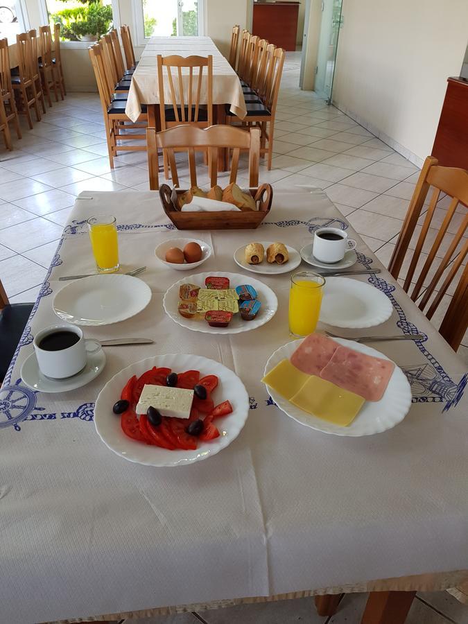 Hotel Akrogiali Korinós Esterno foto