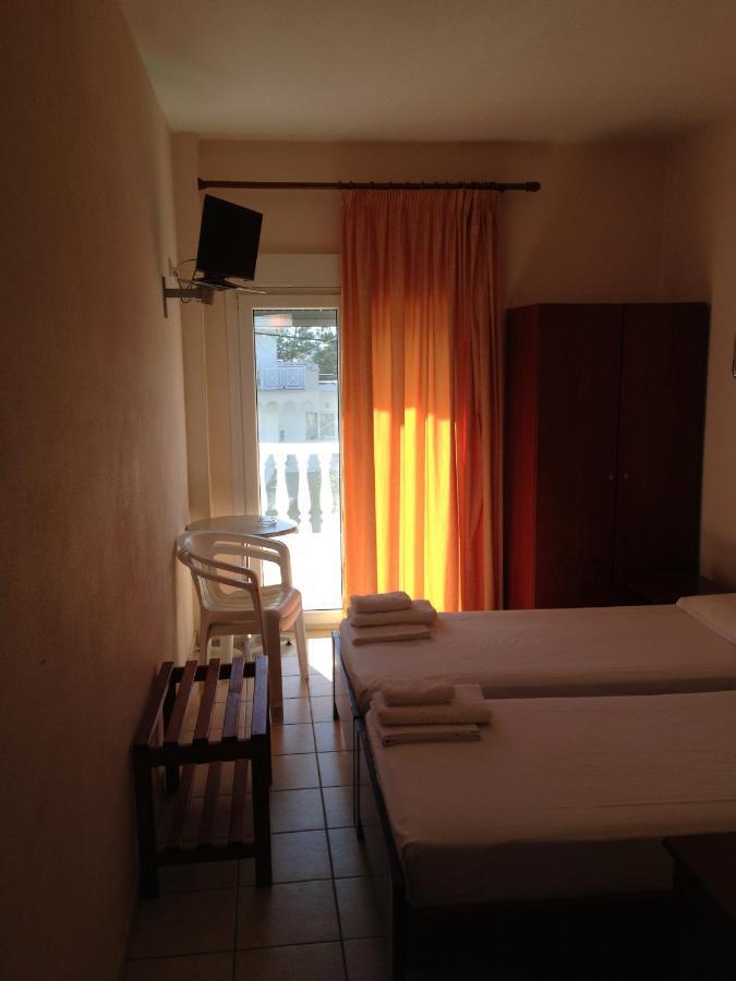 Hotel Akrogiali Korinós Esterno foto